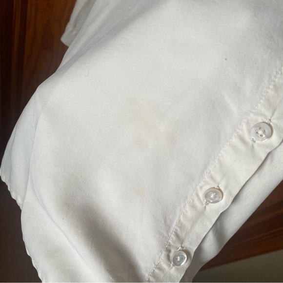Elegant 100% Silk Button-up Blouse Handcrafted in Italy - Picture 7 of 7